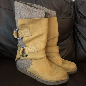 Sorel Chipahko winter boots.